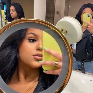 Meet your Posher, Briana